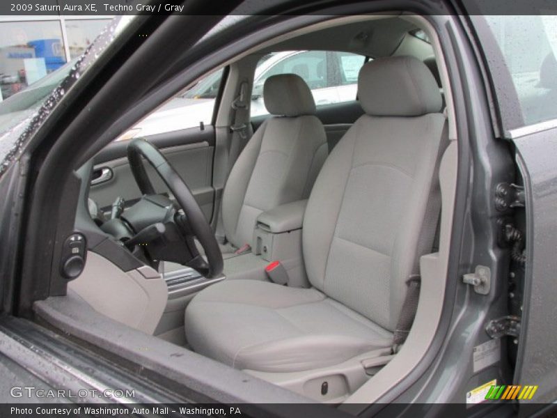 Front Seat of 2009 Aura XE