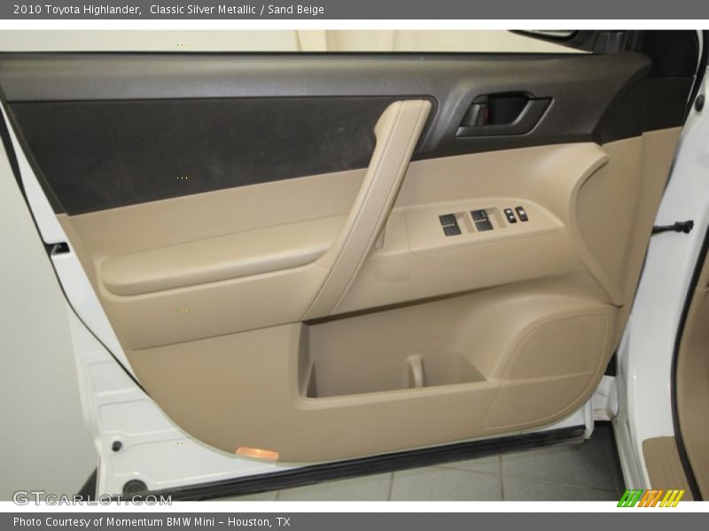 Door Panel of 2010 Highlander 