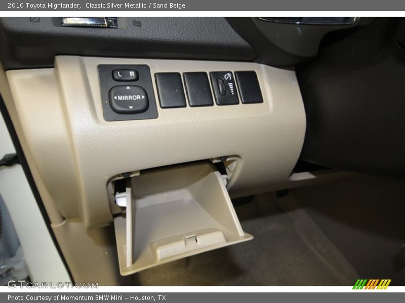 Classic Silver Metallic / Sand Beige 2010 Toyota Highlander