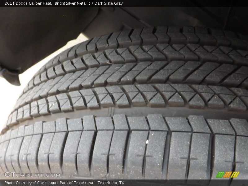 Bright Silver Metallic / Dark Slate Gray 2011 Dodge Caliber Heat