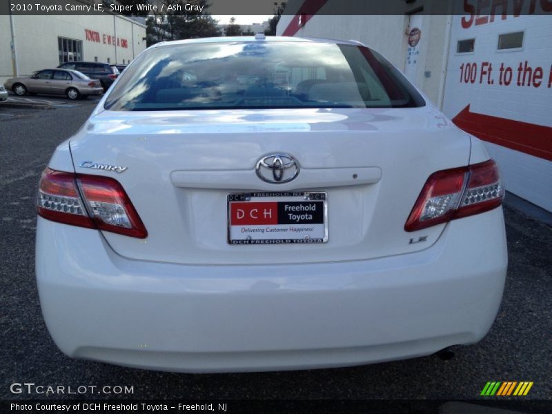 Super White / Ash Gray 2010 Toyota Camry LE