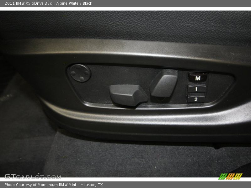 Alpine White / Black 2011 BMW X5 xDrive 35d