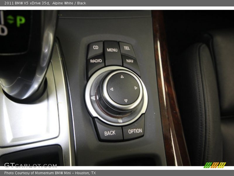 Alpine White / Black 2011 BMW X5 xDrive 35d
