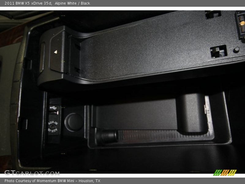 Alpine White / Black 2011 BMW X5 xDrive 35d
