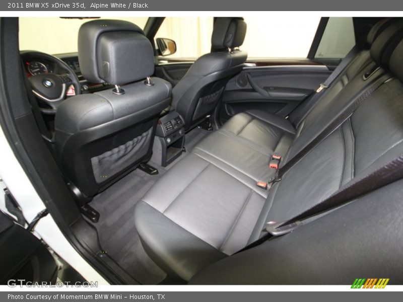 Alpine White / Black 2011 BMW X5 xDrive 35d