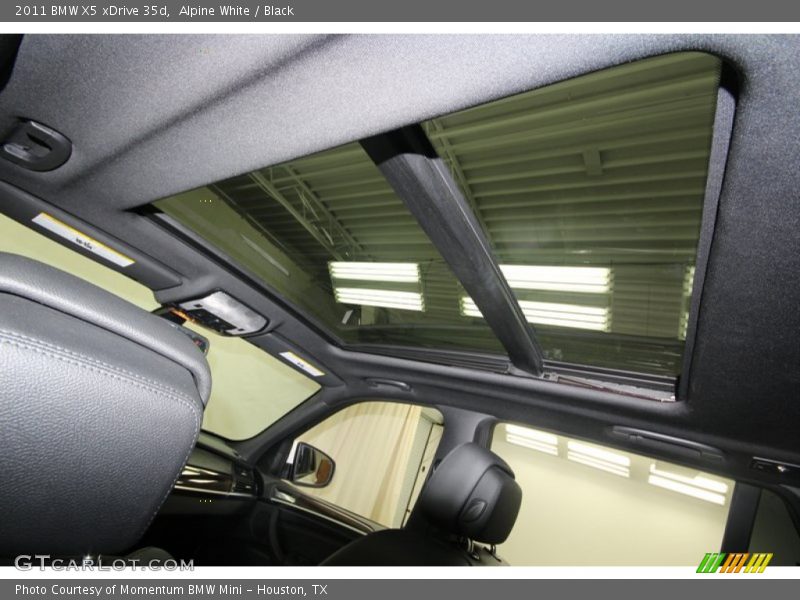Alpine White / Black 2011 BMW X5 xDrive 35d