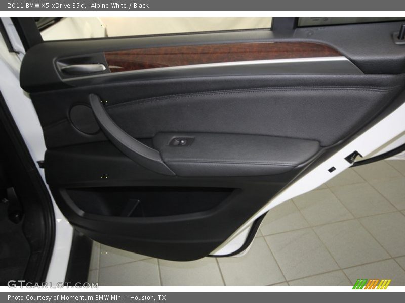 Alpine White / Black 2011 BMW X5 xDrive 35d