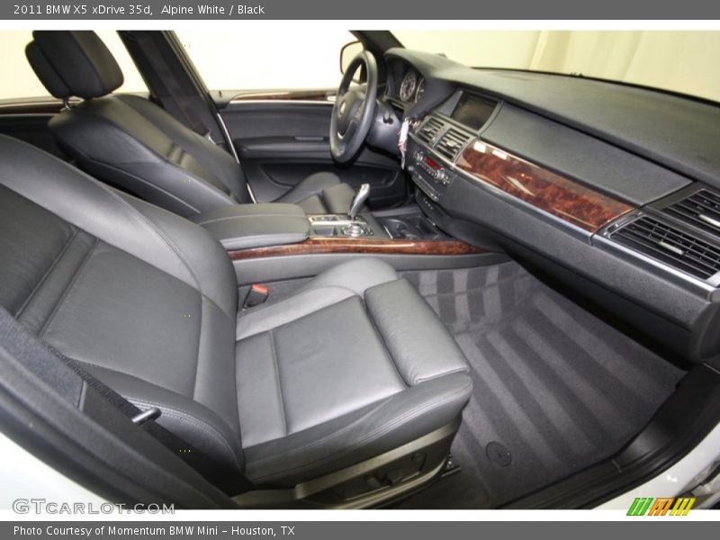 Alpine White / Black 2011 BMW X5 xDrive 35d