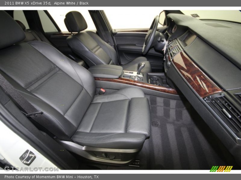 Alpine White / Black 2011 BMW X5 xDrive 35d