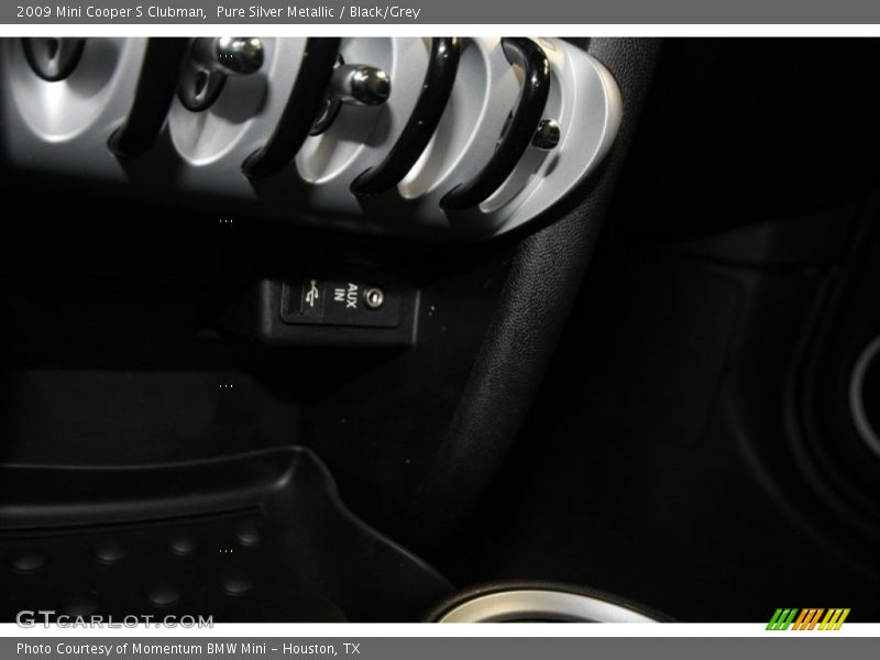 Pure Silver Metallic / Black/Grey 2009 Mini Cooper S Clubman