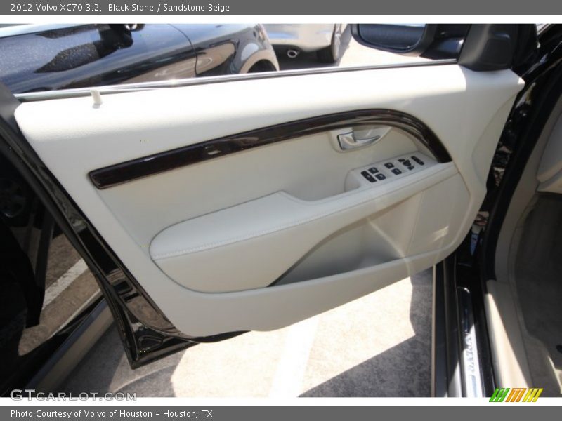 Black Stone / Sandstone Beige 2012 Volvo XC70 3.2