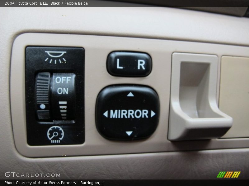 Controls of 2004 Corolla LE