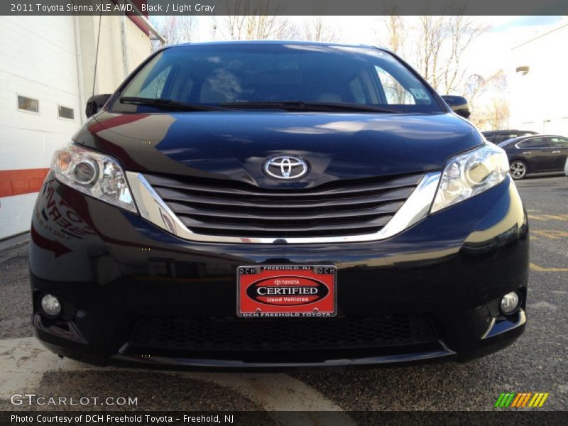 Black / Light Gray 2011 Toyota Sienna XLE AWD