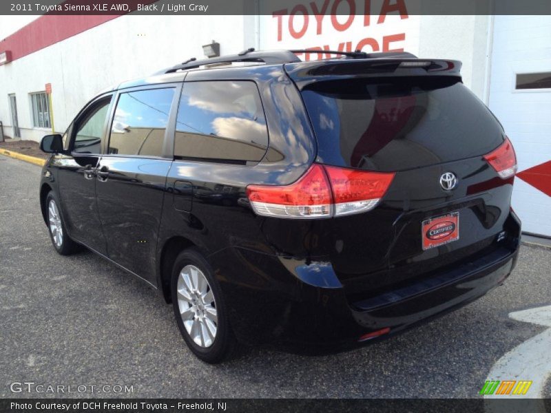 Black / Light Gray 2011 Toyota Sienna XLE AWD