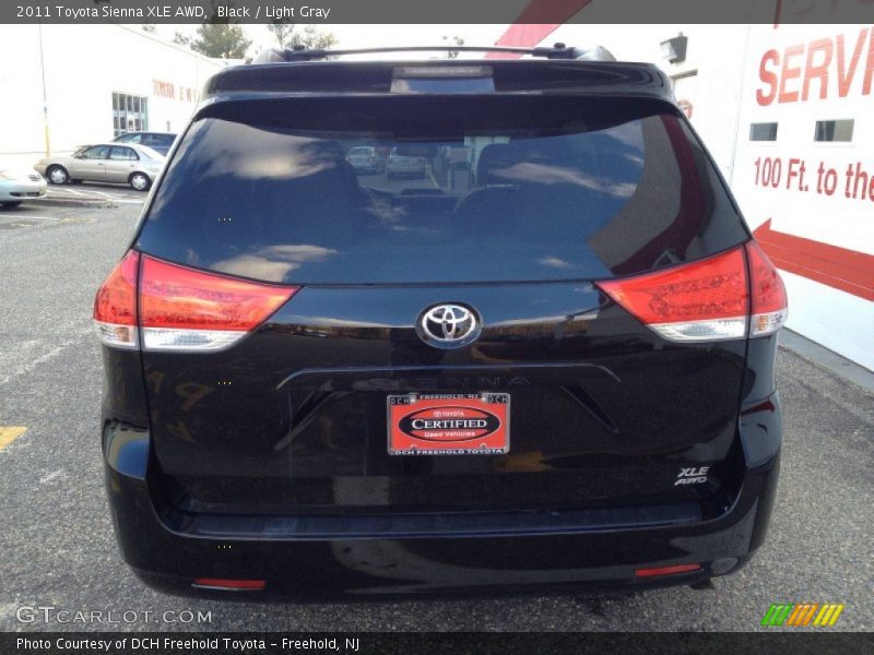 Black / Light Gray 2011 Toyota Sienna XLE AWD
