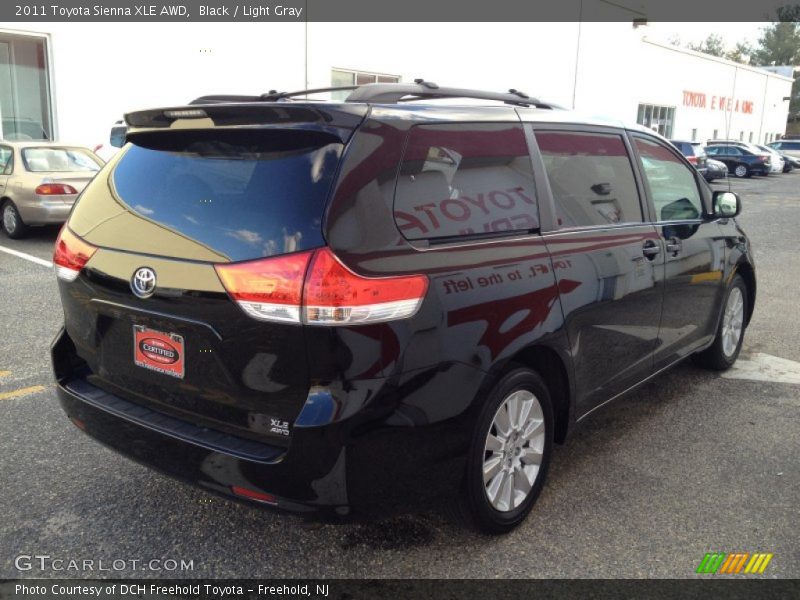 Black / Light Gray 2011 Toyota Sienna XLE AWD