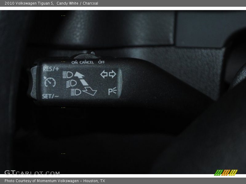 Candy White / Charcoal 2010 Volkswagen Tiguan S