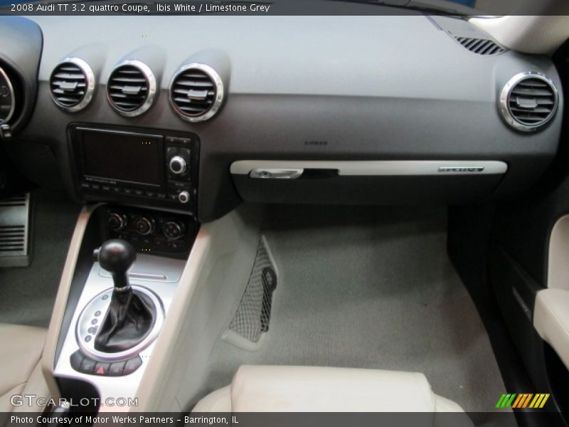 Dashboard of 2008 TT 3.2 quattro Coupe