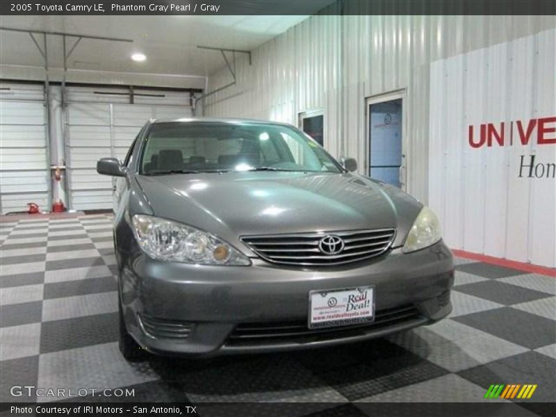 Phantom Gray Pearl / Gray 2005 Toyota Camry LE