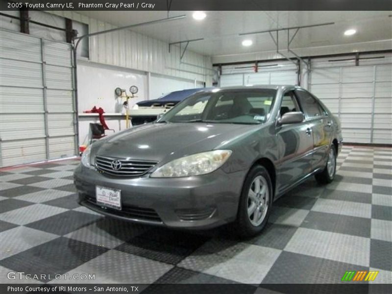 Phantom Gray Pearl / Gray 2005 Toyota Camry LE