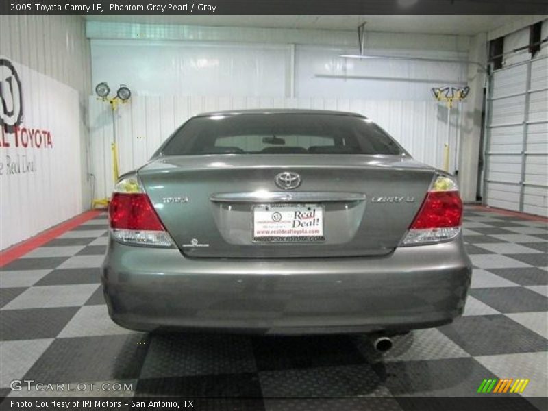 Phantom Gray Pearl / Gray 2005 Toyota Camry LE