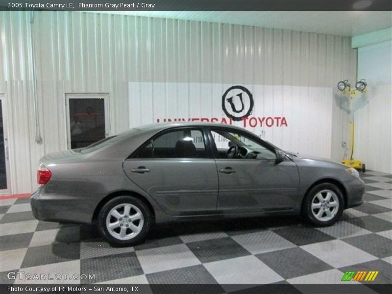 Phantom Gray Pearl / Gray 2005 Toyota Camry LE
