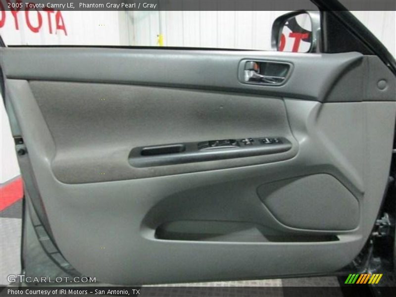Phantom Gray Pearl / Gray 2005 Toyota Camry LE