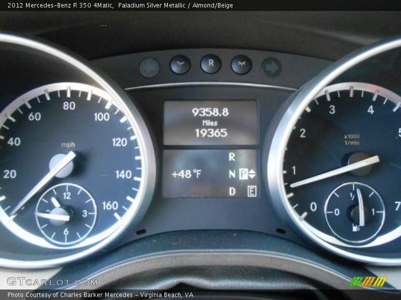 Paladium Silver Metallic / Almond/Beige 2012 Mercedes-Benz R 350 4Matic