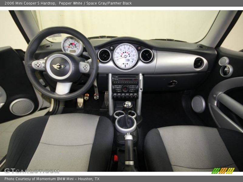 Dashboard of 2006 Cooper S Hardtop