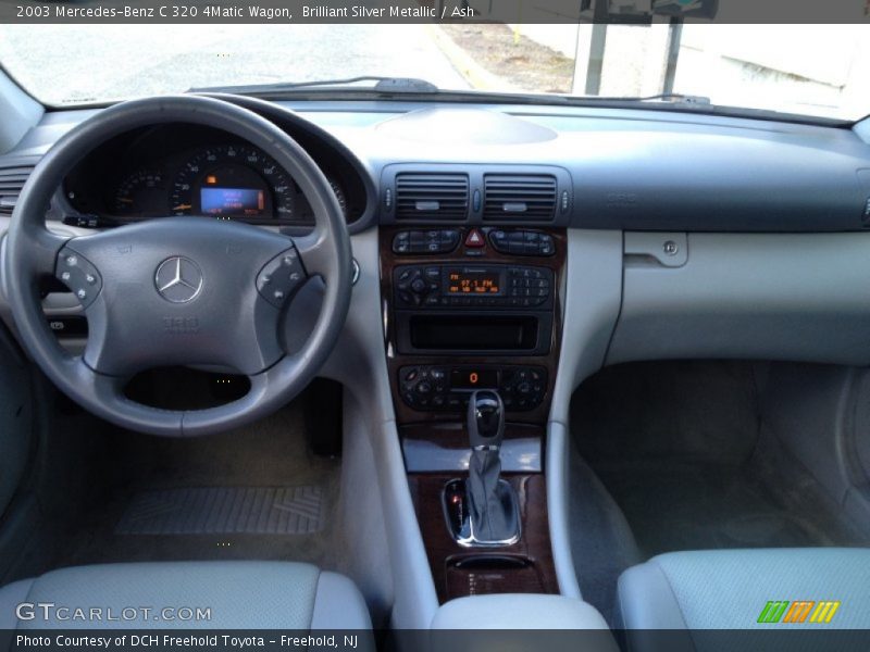 Dashboard of 2003 C 320 4Matic Wagon