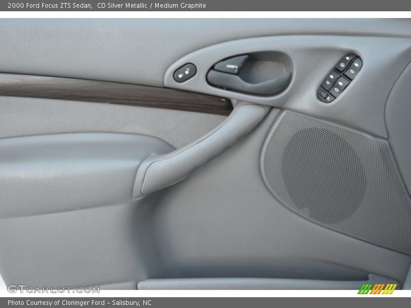 CD Silver Metallic / Medium Graphite 2000 Ford Focus ZTS Sedan