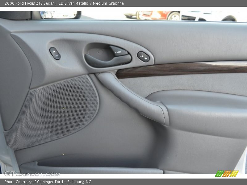 CD Silver Metallic / Medium Graphite 2000 Ford Focus ZTS Sedan