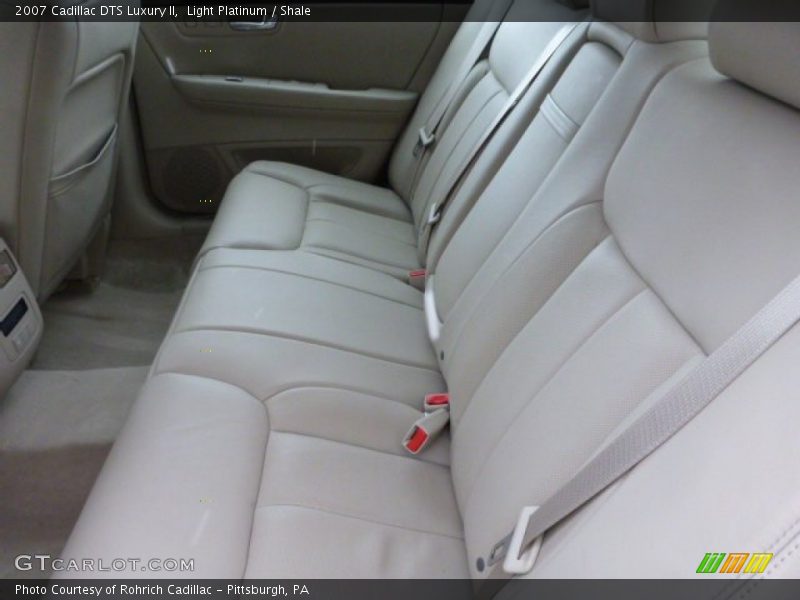 Light Platinum / Shale 2007 Cadillac DTS Luxury II