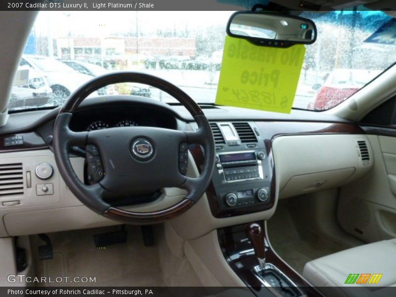 Light Platinum / Shale 2007 Cadillac DTS Luxury II