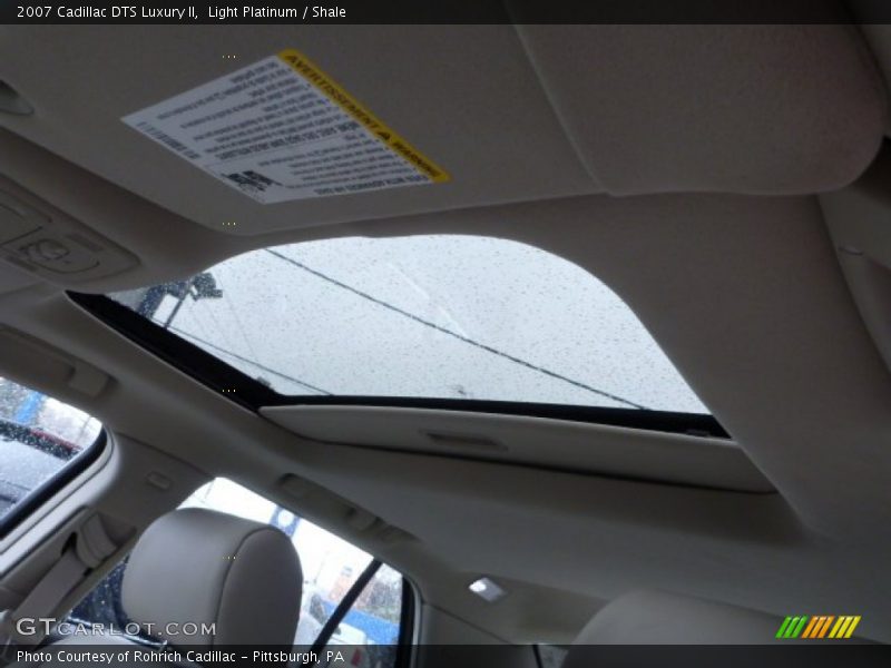 Light Platinum / Shale 2007 Cadillac DTS Luxury II
