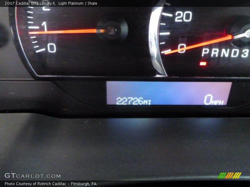Light Platinum / Shale 2007 Cadillac DTS Luxury II