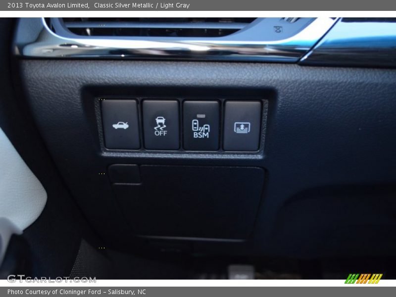 Classic Silver Metallic / Light Gray 2013 Toyota Avalon Limited