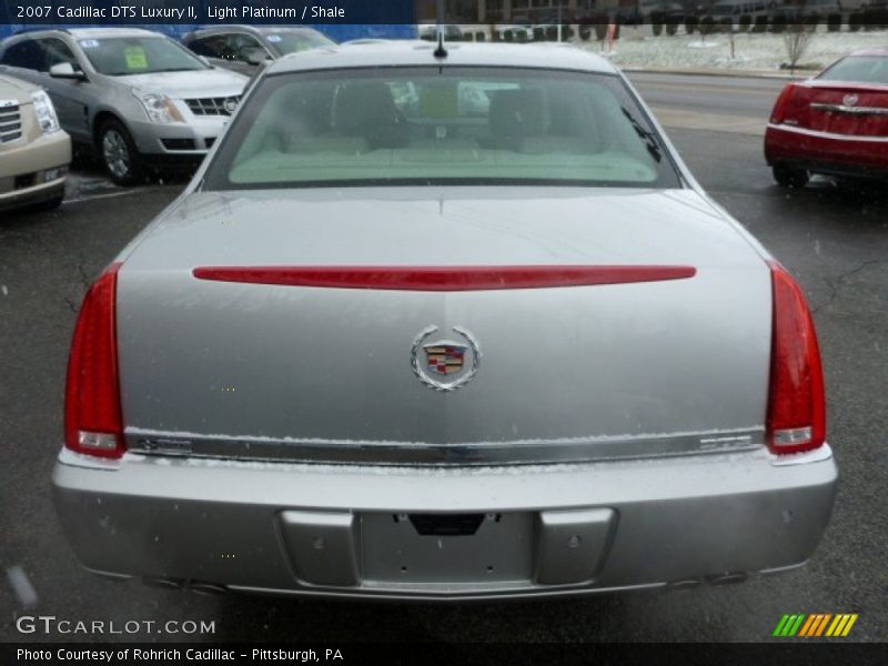 Light Platinum / Shale 2007 Cadillac DTS Luxury II