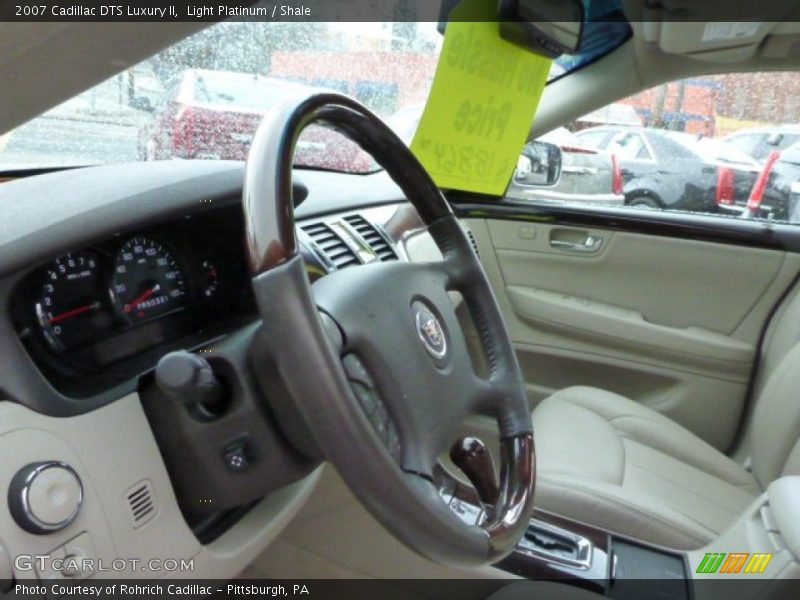 Light Platinum / Shale 2007 Cadillac DTS Luxury II