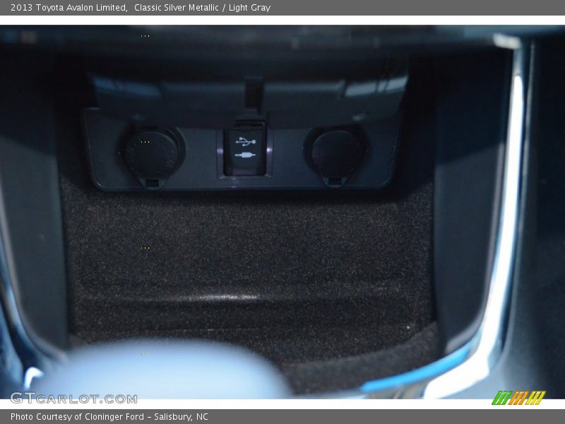 Classic Silver Metallic / Light Gray 2013 Toyota Avalon Limited