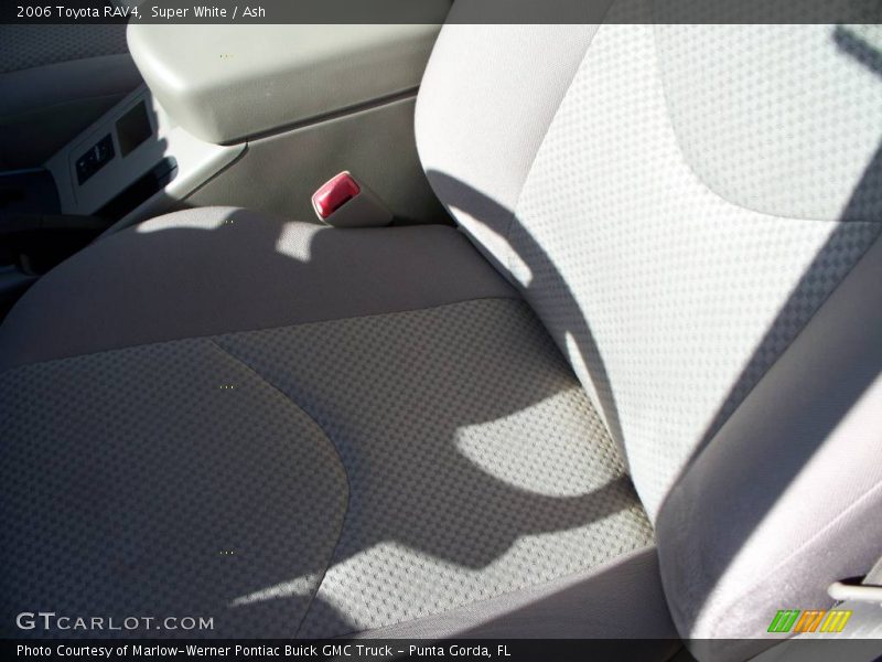 Super White / Ash 2006 Toyota RAV4