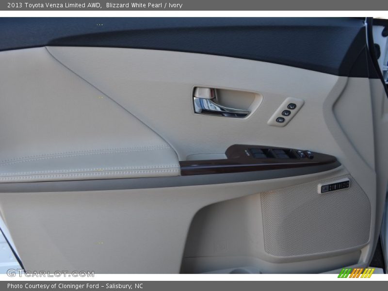 Blizzard White Pearl / Ivory 2013 Toyota Venza Limited AWD