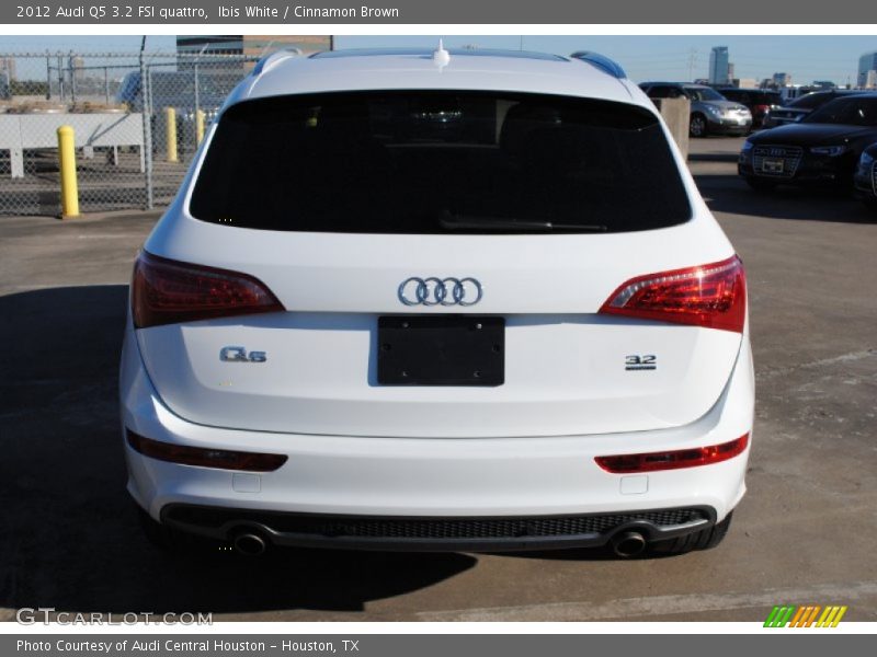 Ibis White / Cinnamon Brown 2012 Audi Q5 3.2 FSI quattro