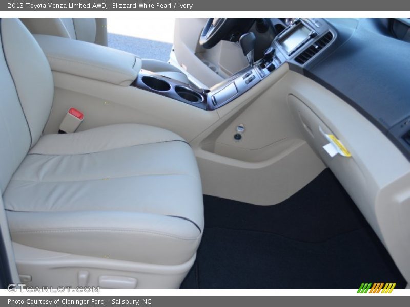 Blizzard White Pearl / Ivory 2013 Toyota Venza Limited AWD