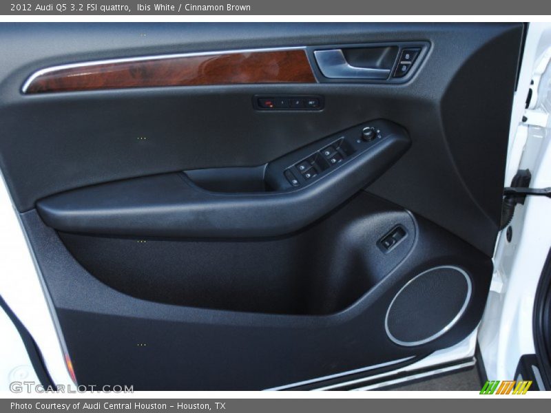 Ibis White / Cinnamon Brown 2012 Audi Q5 3.2 FSI quattro