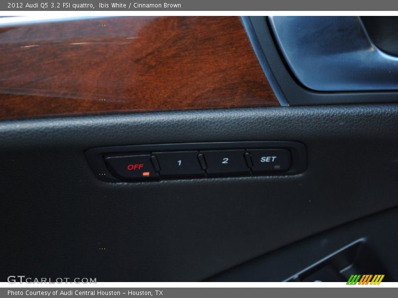 Ibis White / Cinnamon Brown 2012 Audi Q5 3.2 FSI quattro