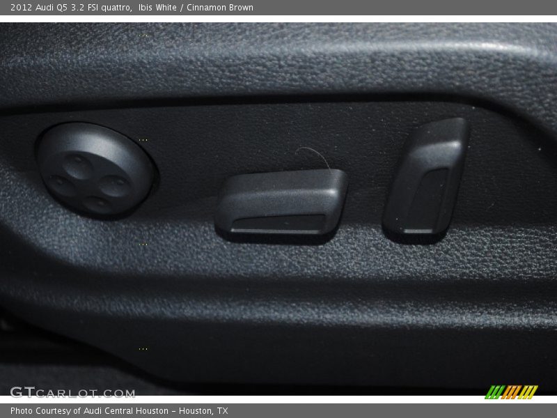 Ibis White / Cinnamon Brown 2012 Audi Q5 3.2 FSI quattro