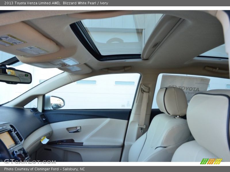 Blizzard White Pearl / Ivory 2013 Toyota Venza Limited AWD