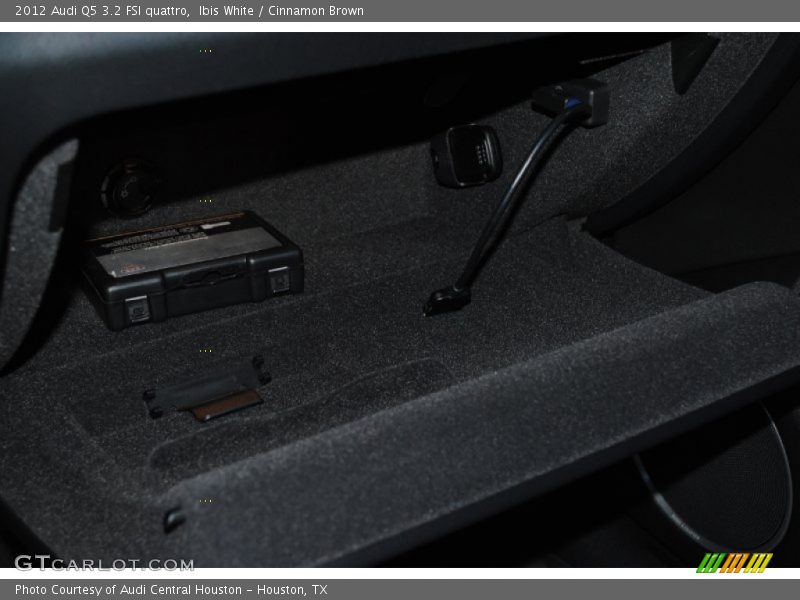 Ibis White / Cinnamon Brown 2012 Audi Q5 3.2 FSI quattro