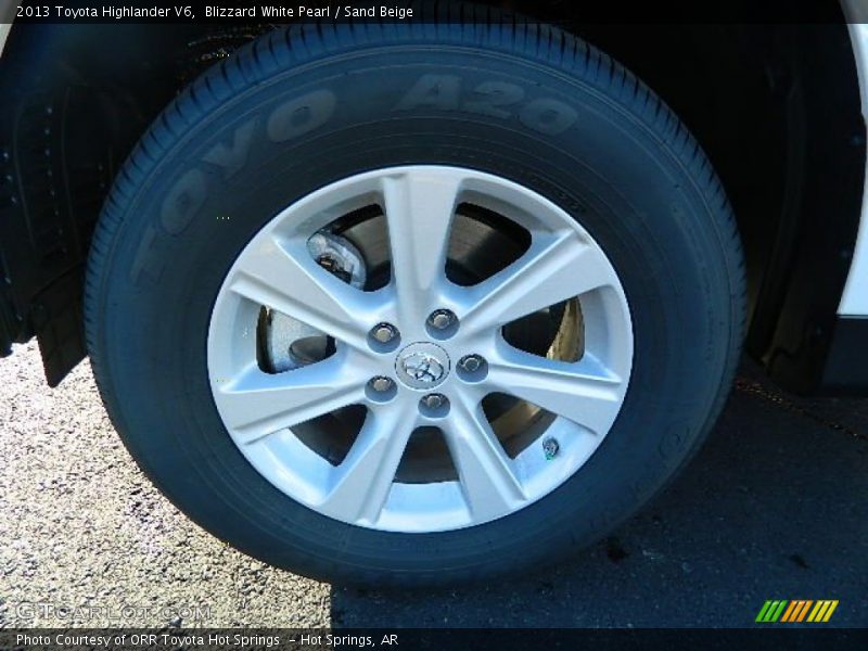 Blizzard White Pearl / Sand Beige 2013 Toyota Highlander V6